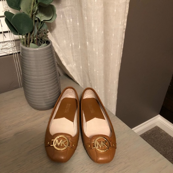 Michael Kors flats - Picture 2 of 7